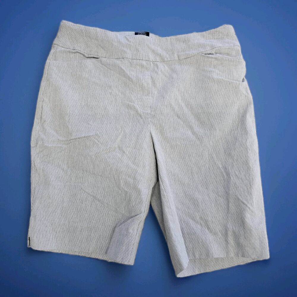 NWOT Hilary Radley Bermuda Shorts Pull On Stretch Pinstripe Casual Crop Size S